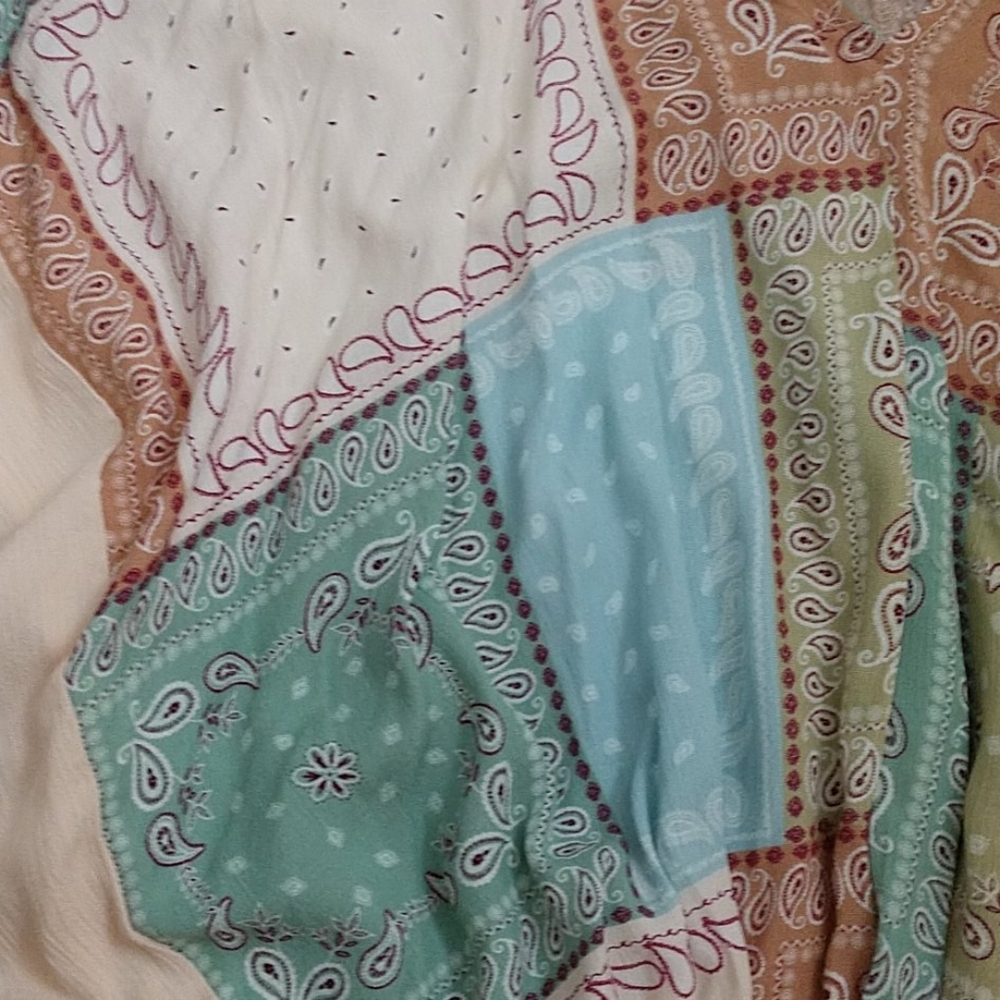 1.4.3. Story by Line Up Pastel Patchwork V-Neck Blouse - Picture 10 of 12